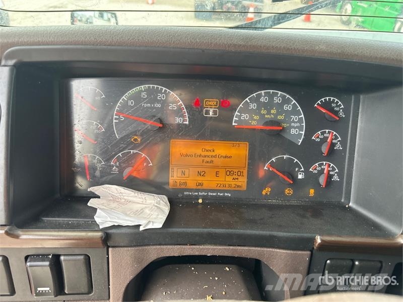 Volvo VNL670 Sattelzugmaschinen