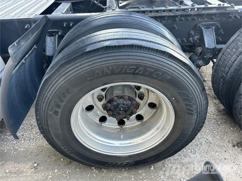 Volvo VNL670 Vilcēji