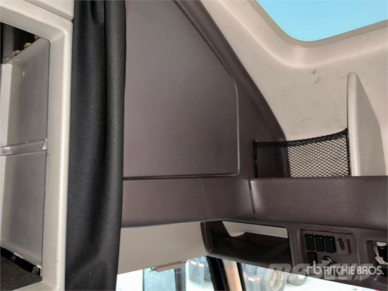 Volvo VNL670 Trekkers
