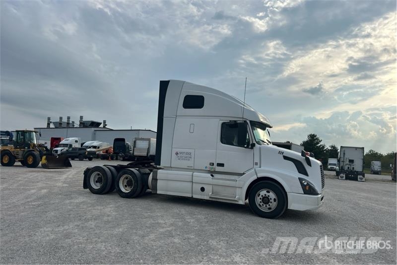 Volvo VNL670 Sattelzugmaschinen
