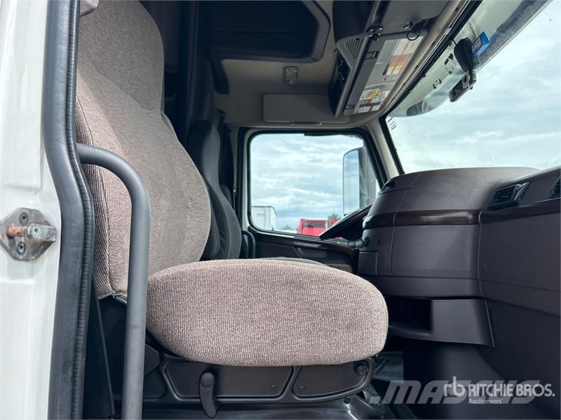 Volvo VNL670 Prime Movers
