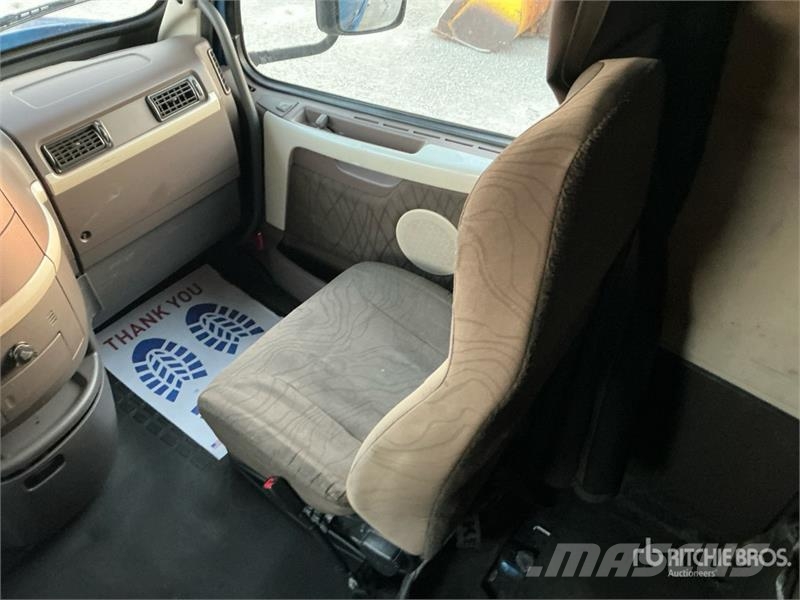 Volvo VNL670 Trekkers
