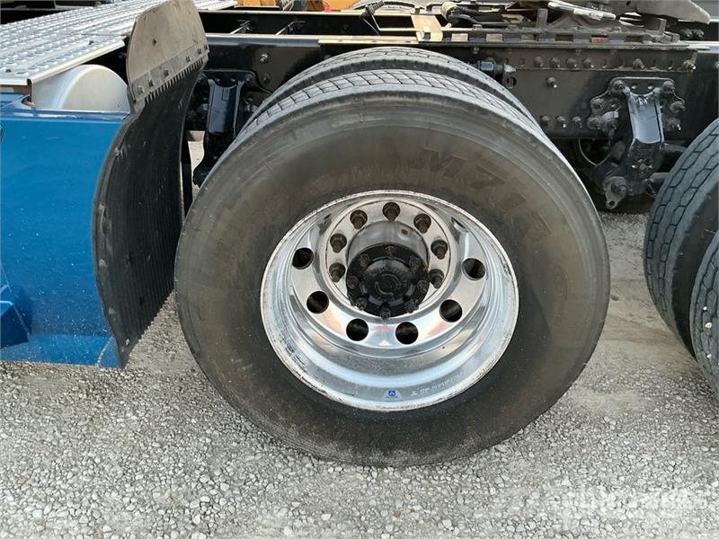 Volvo VNL670 Trekkers