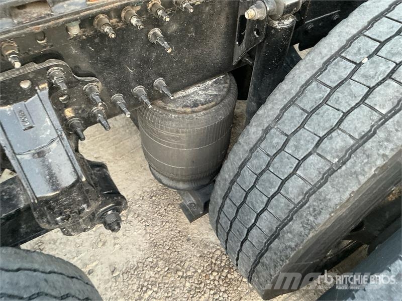 Volvo VNL670 Trekkers