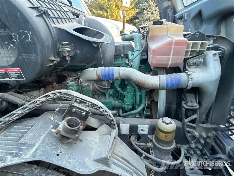 Volvo VNL670 Vilcēji