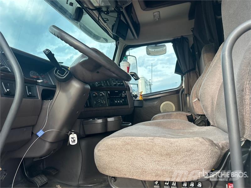Volvo VNL670 Sattelzugmaschinen