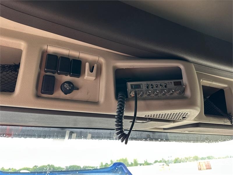 Volvo VNL670 曳引機組件