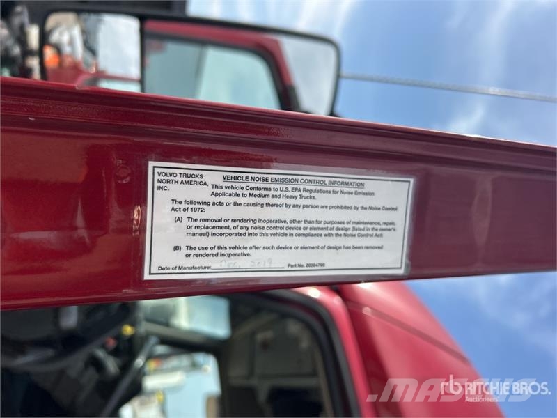 Volvo VNL740 Prime Movers