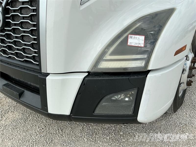 Volvo VNL740 Nyergesvontatók