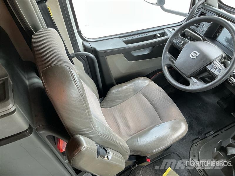 Volvo VNL740 Nyergesvontatók