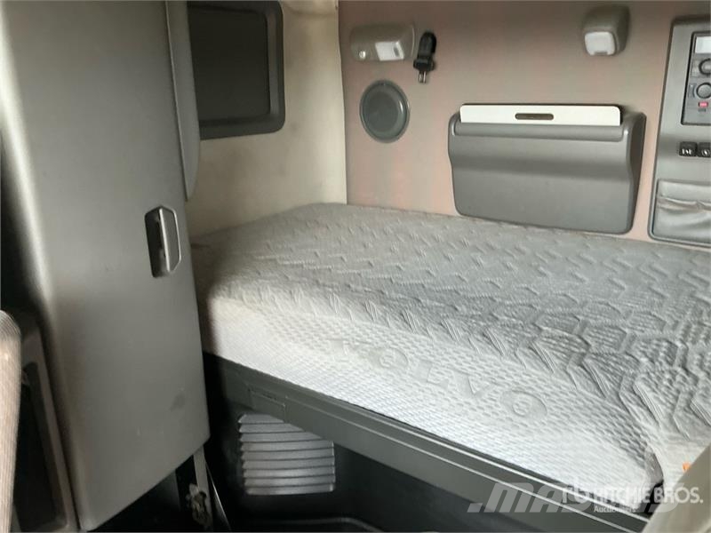 Volvo VNL740 Nyergesvontatók