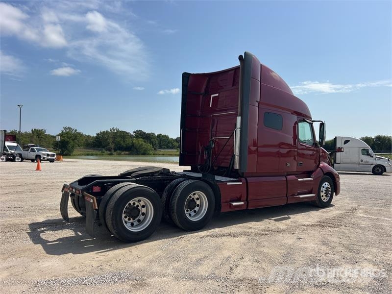 Volvo VNL740 Prime Movers