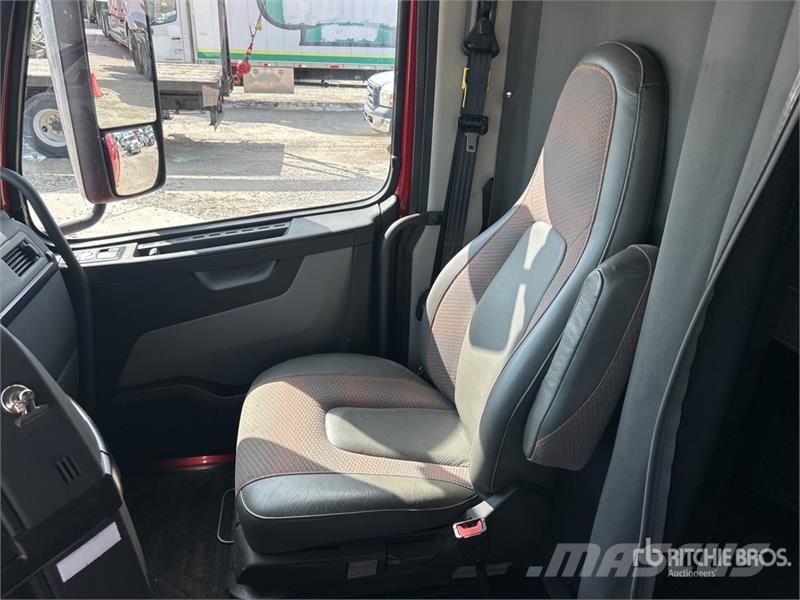 Volvo VNL740 Prime Movers