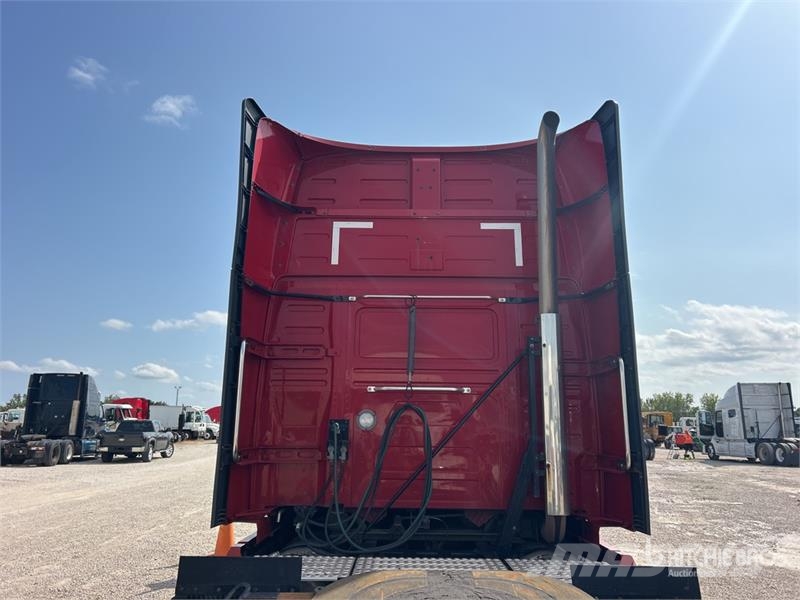 Volvo VNL740 Prime Movers