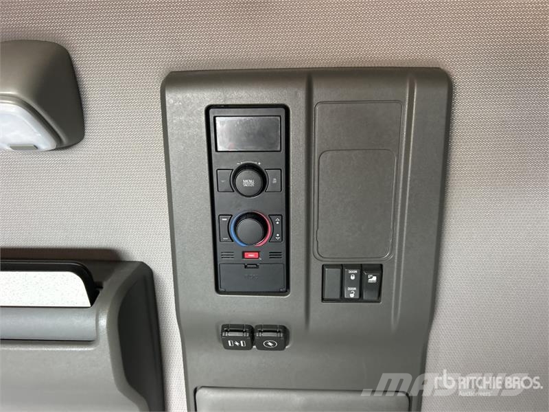 Volvo VNL740 Prime Movers