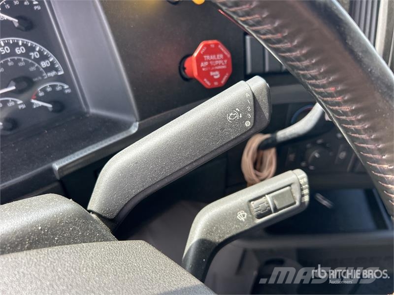 Volvo VNL740 Prime Movers