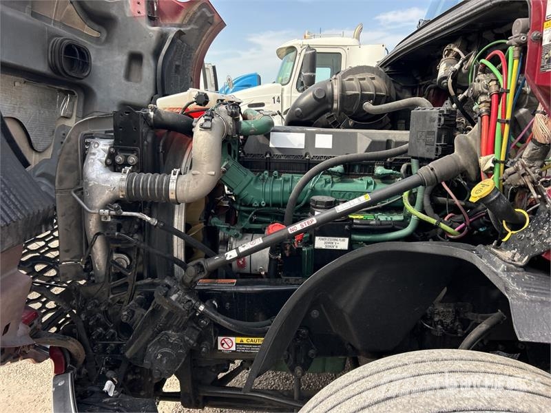 Volvo VNL740 Prime Movers