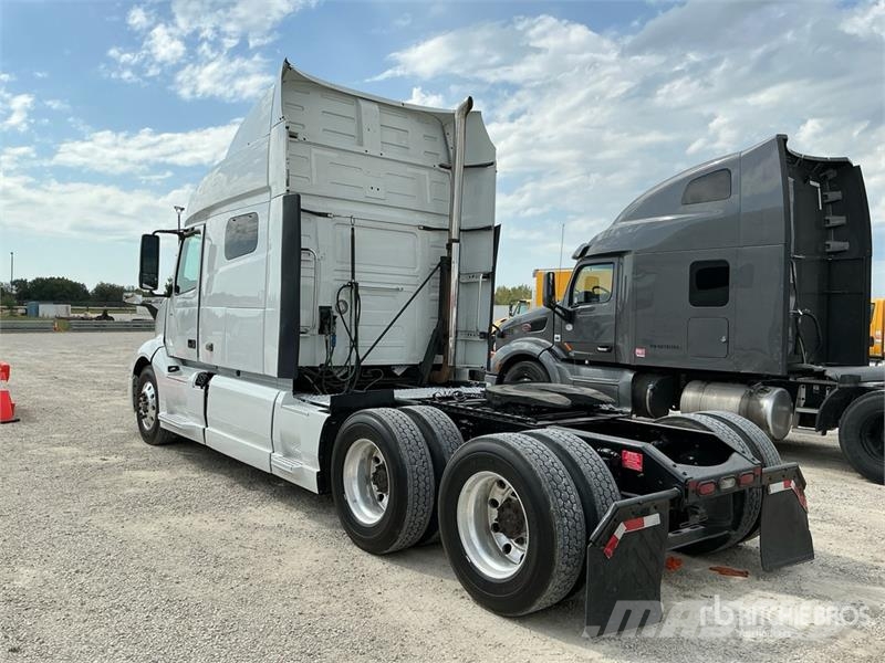 Volvo VNL740 Nyergesvontatók