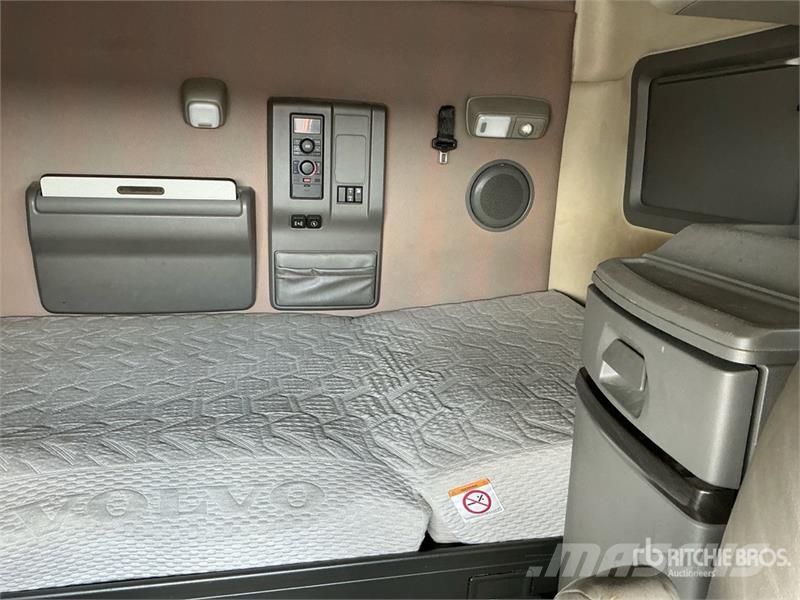 Volvo VNL740 Nyergesvontatók