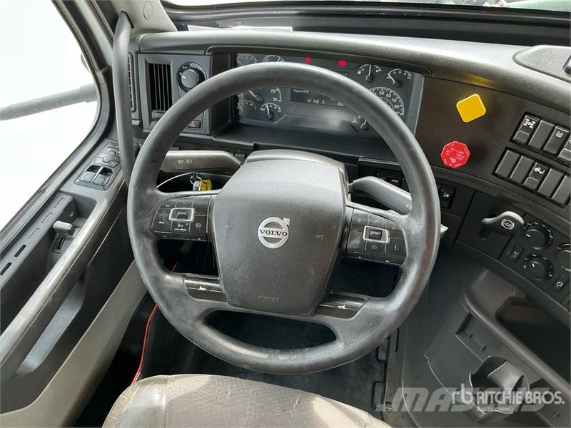 Volvo VNL740 Nyergesvontatók