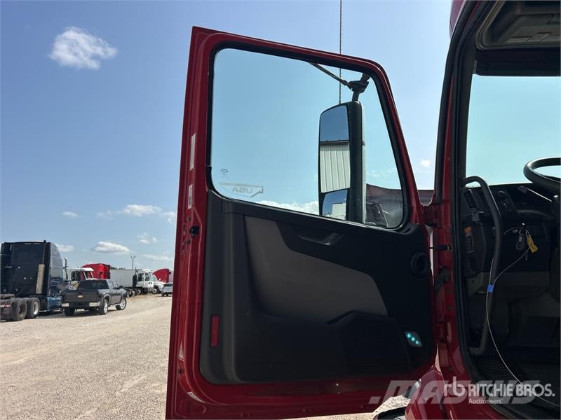 Volvo VNL740 Prime Movers