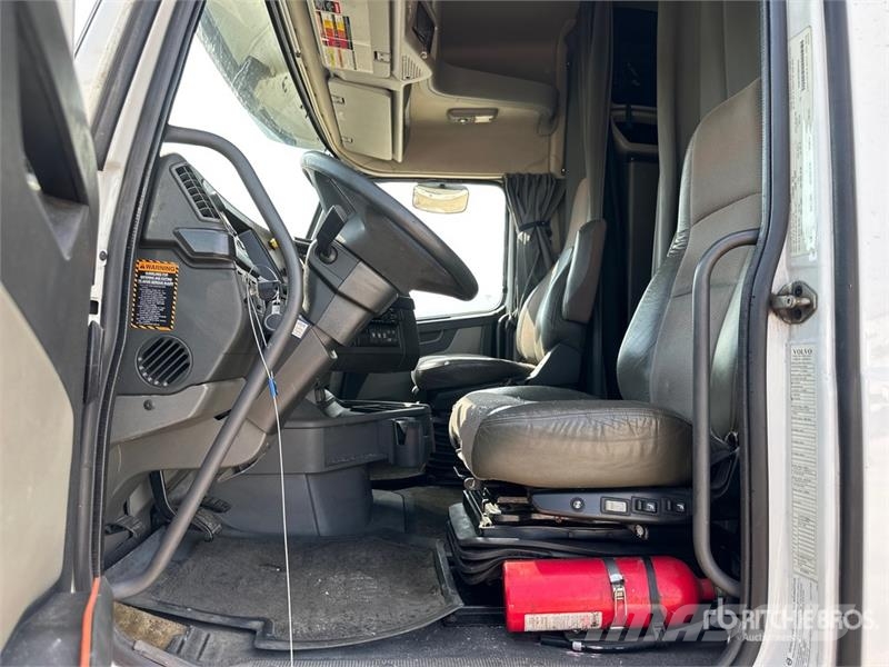 Volvo VNL740 Prime Movers