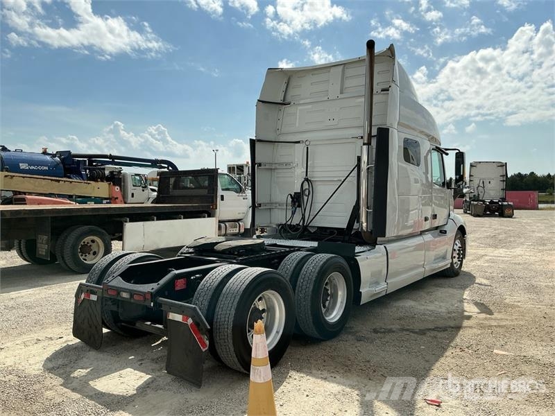 Volvo VNL740 Nyergesvontatók