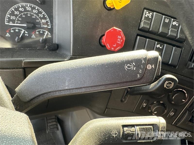 Volvo VNL740 Prime Movers