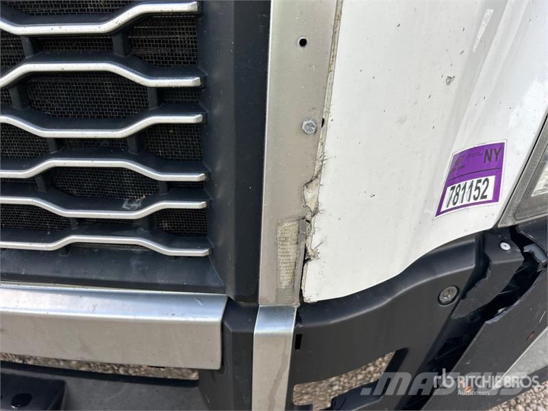 Volvo VNL760 中古トラクターヘッド | トレーラーヘッド