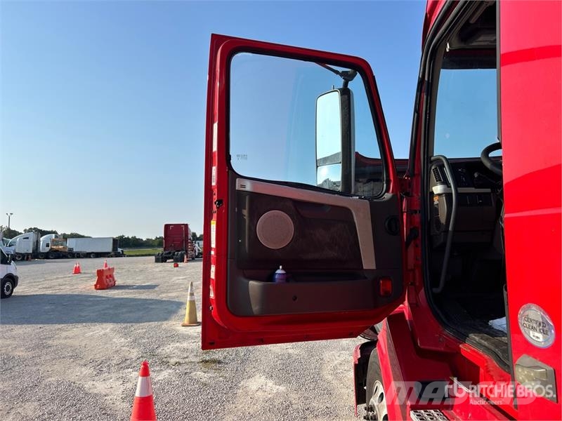 Volvo VNL760 Vetopöytäautot