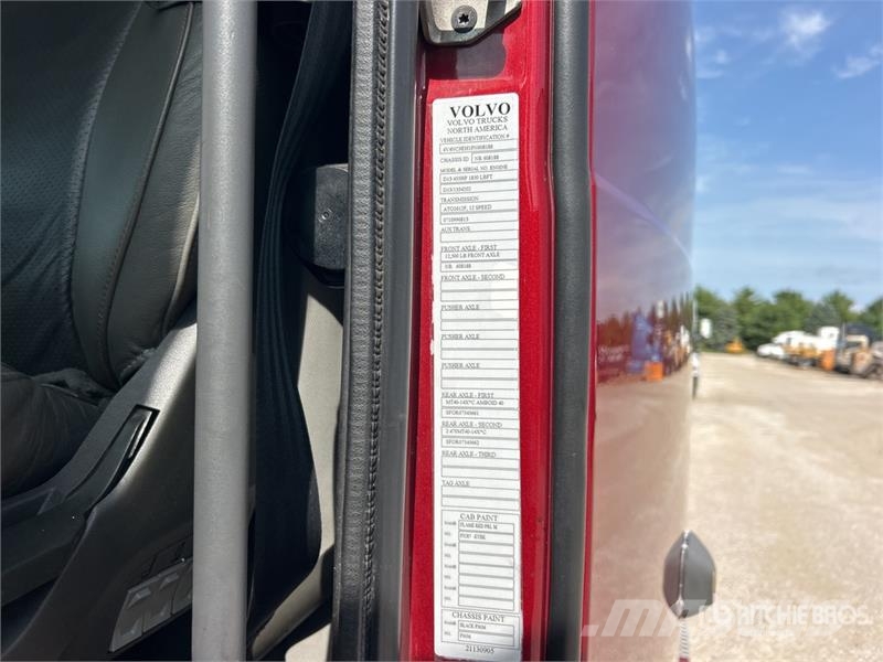 Volvo VNL760 中古トラクターヘッド | トレーラーヘッド