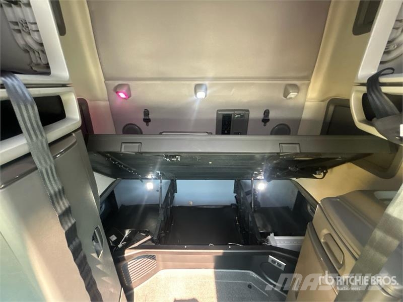 Volvo VNL760 Vetopöytäautot