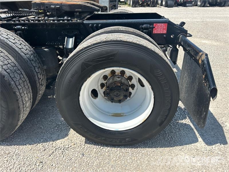Volvo VNL760 Vetopöytäautot
