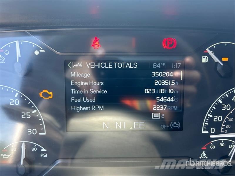 Volvo VNL760 Vetopöytäautot