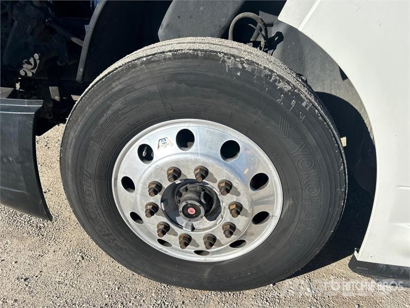 Volvo VNL760 وحدات الجر