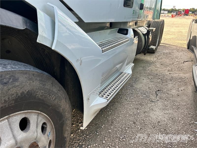 Volvo VNL760 中古トラクターヘッド | トレーラーヘッド