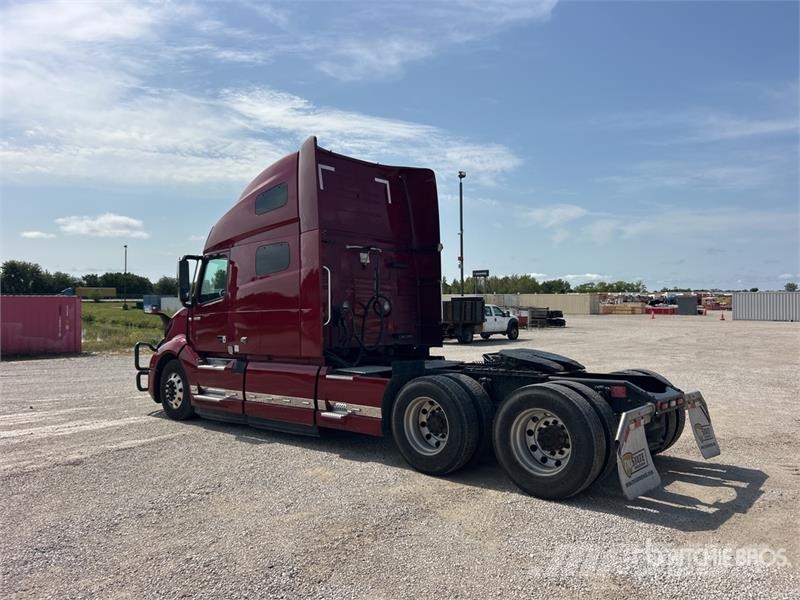 Volvo VNL760 中古トラクターヘッド | トレーラーヘッド