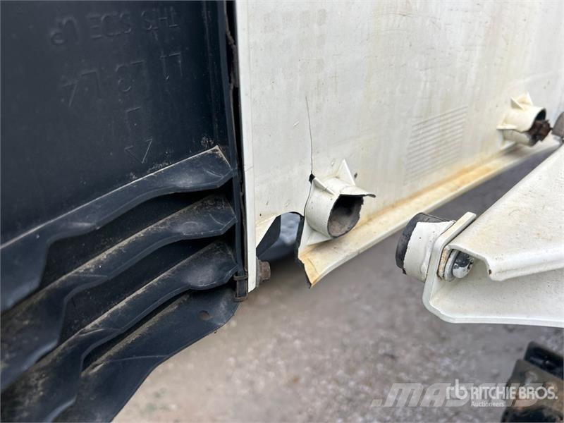 Volvo VNL760 中古トラクターヘッド | トレーラーヘッド