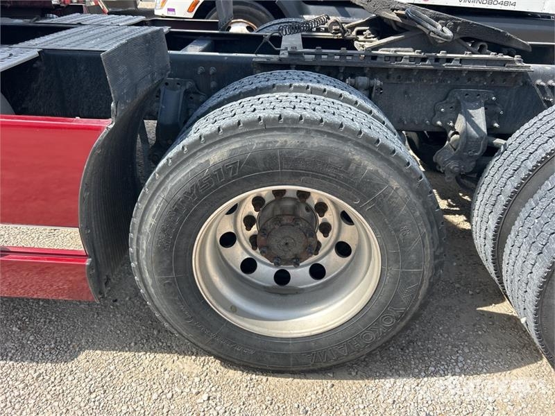 Volvo VNL760 中古トラクターヘッド | トレーラーヘッド