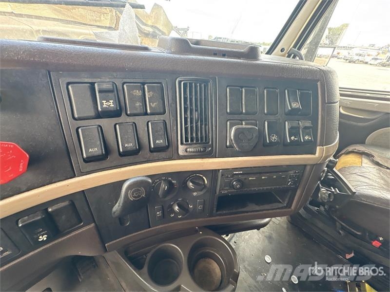 Volvo VNL760 Vilcēji