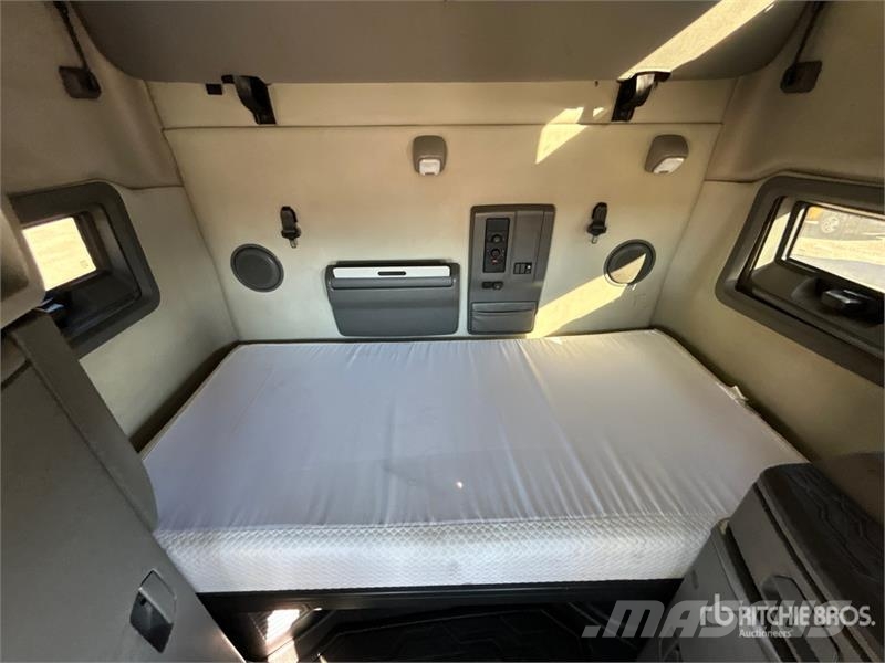 Volvo VNL760 وحدات الجر