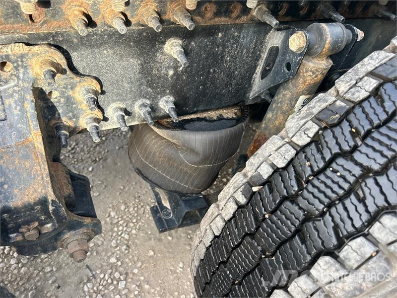 Volvo VNL760 中古トラクターヘッド | トレーラーヘッド