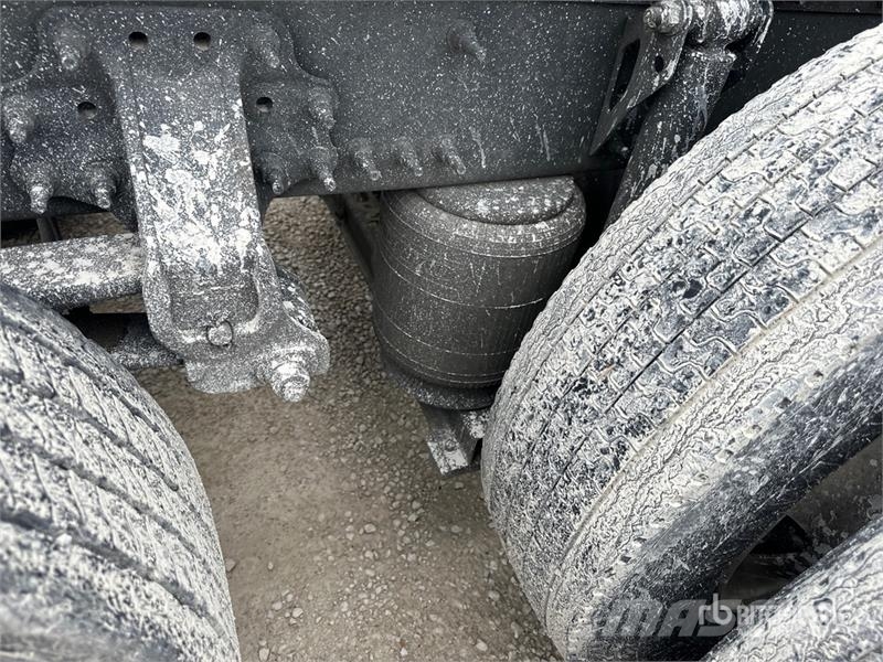 Volvo VNL760 Camiones tractor
