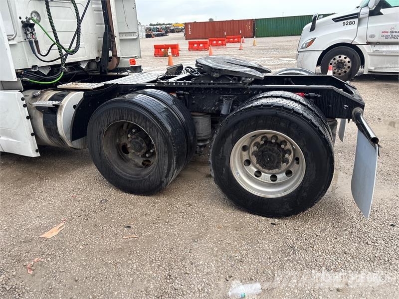 Volvo VNL760 牵引车