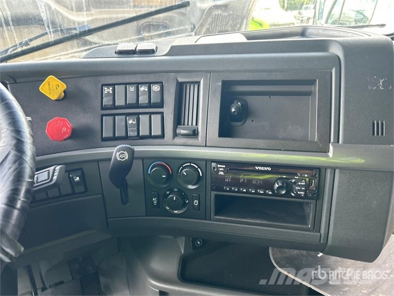 Volvo VNL760 中古トラクターヘッド | トレーラーヘッド