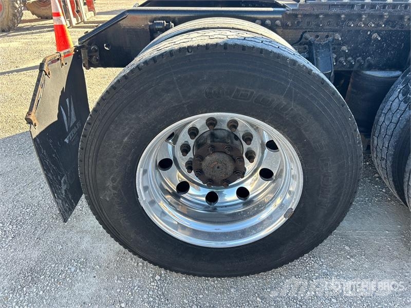 Volvo VNL760 وحدات الجر