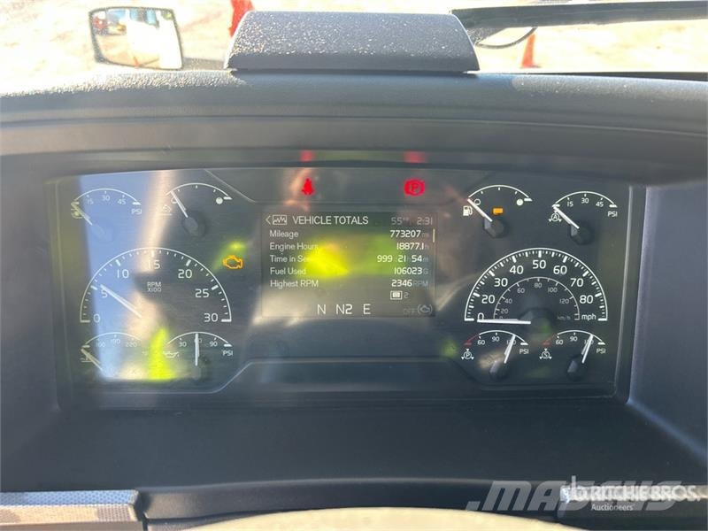 Volvo VNL760 وحدات الجر