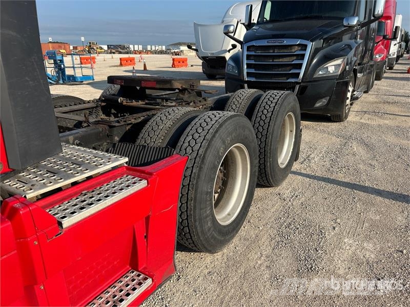 Volvo VNL760 Vetopöytäautot