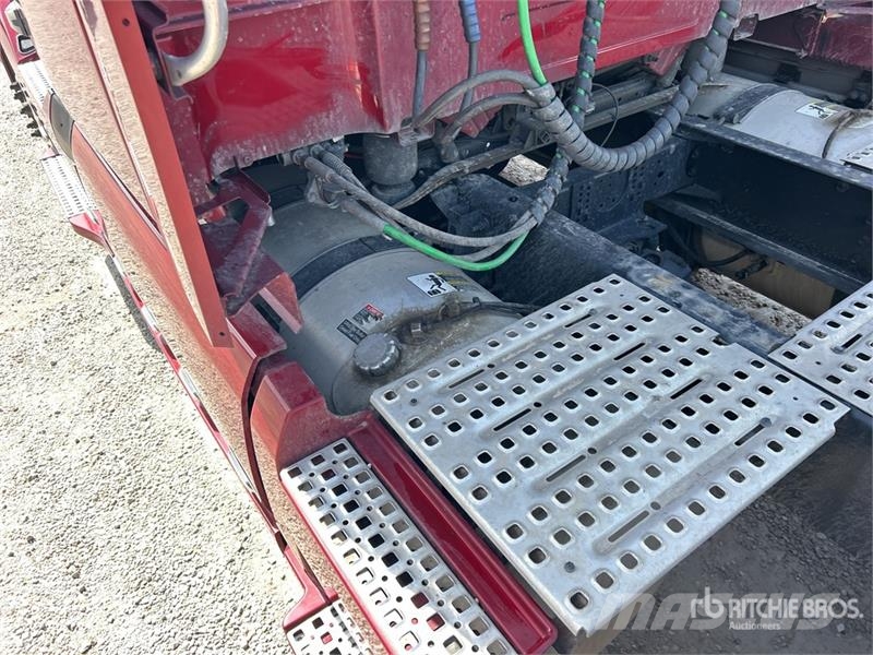 Volvo VNL760 中古トラクターヘッド | トレーラーヘッド
