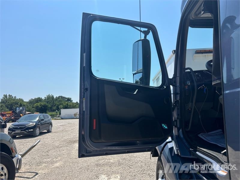 Volvo VNL760 Vetopöytäautot